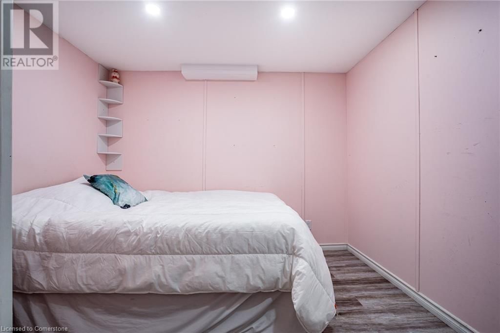 19 CLAUDETTE GATE Image 39