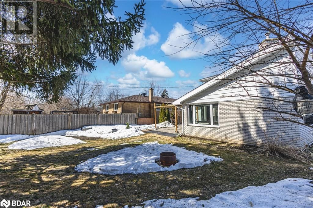 233 GROVE STREET EAST Image 21