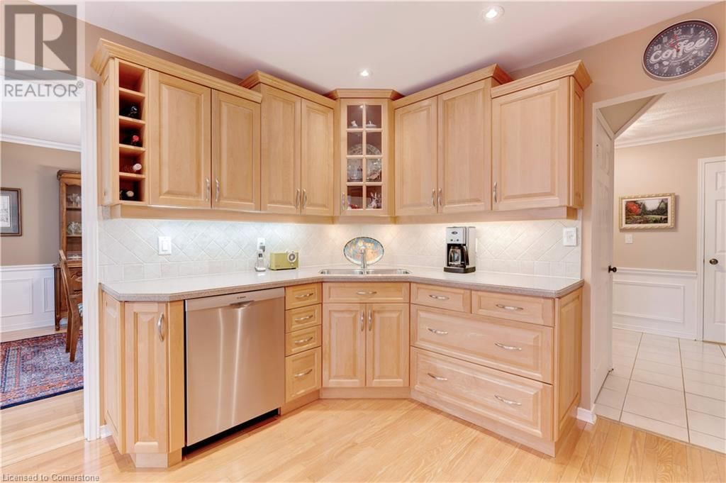 2251 MANSFIELD DRIVE Image 11