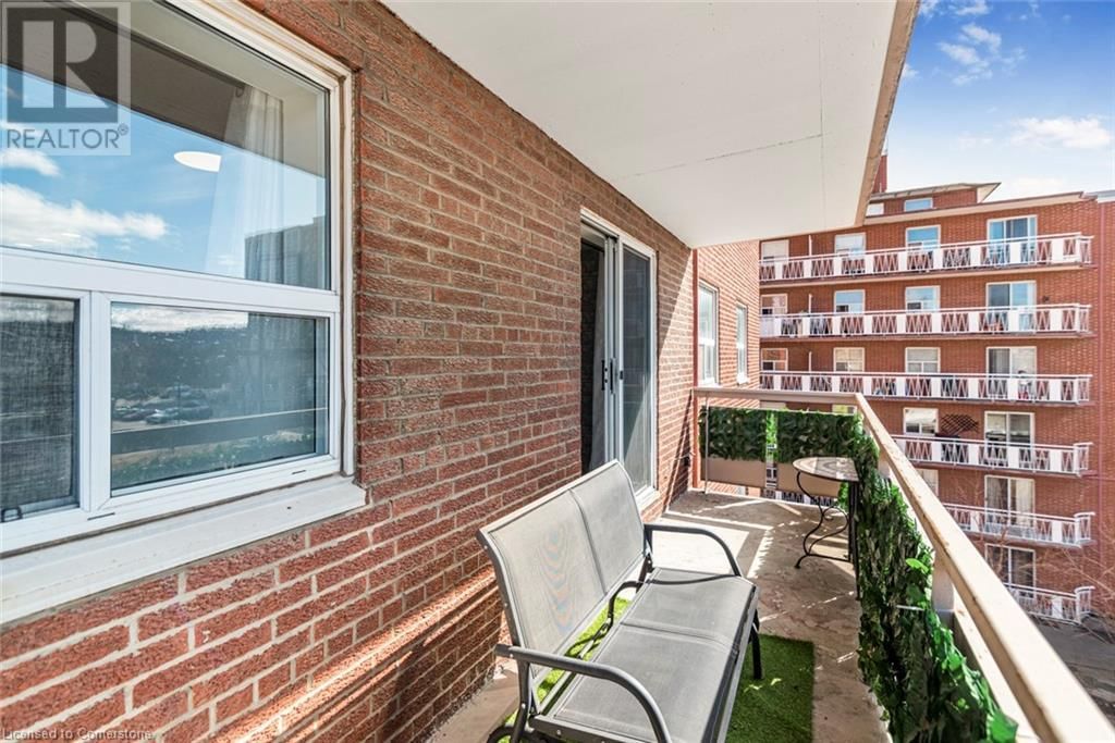 404 - 851 QUEENSTON ROAD Image 27