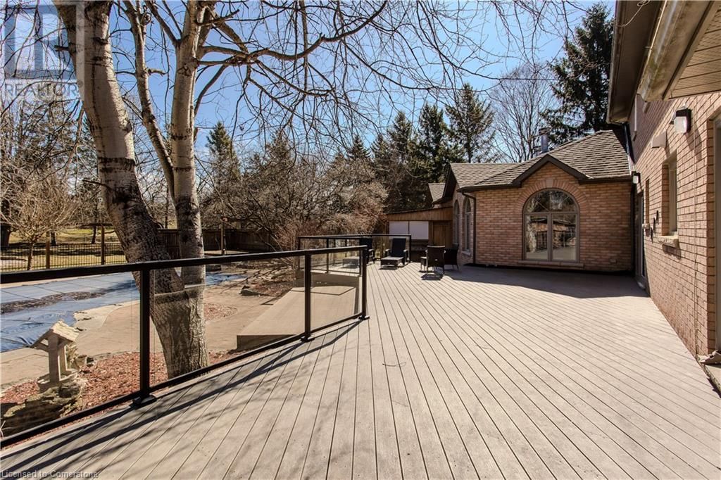 10 KARENDALE CRESCENT Image 10