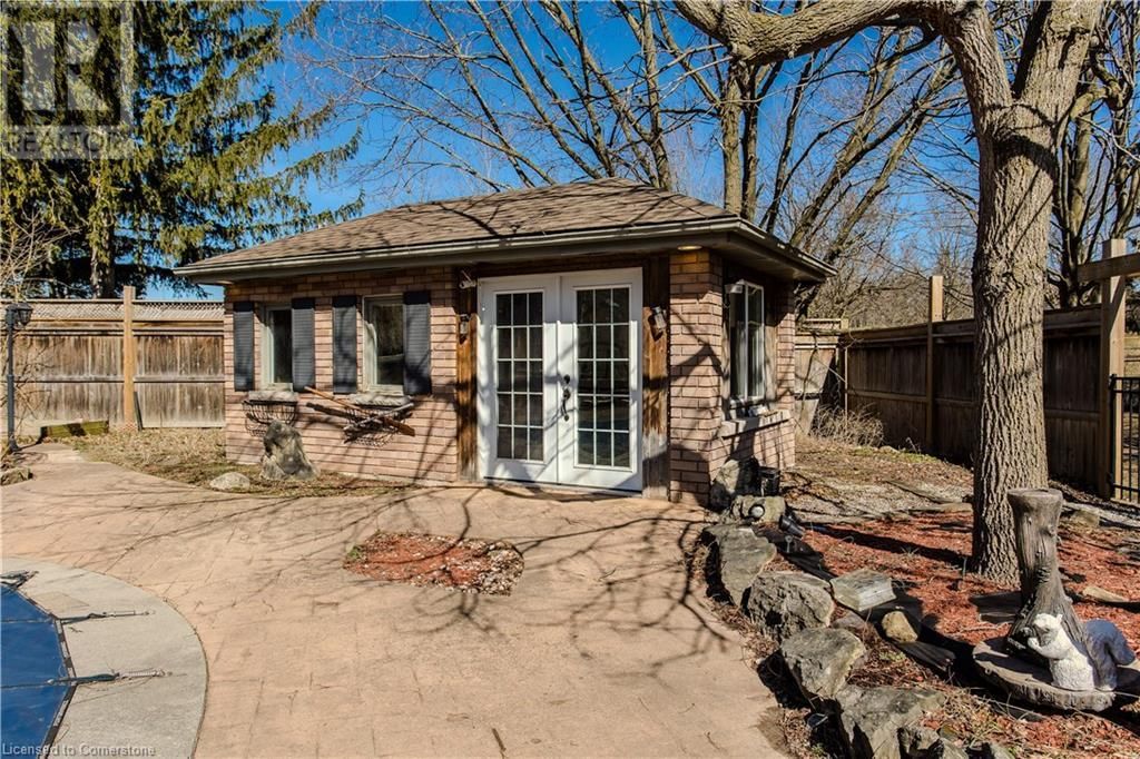 10 KARENDALE CRESCENT Image 12