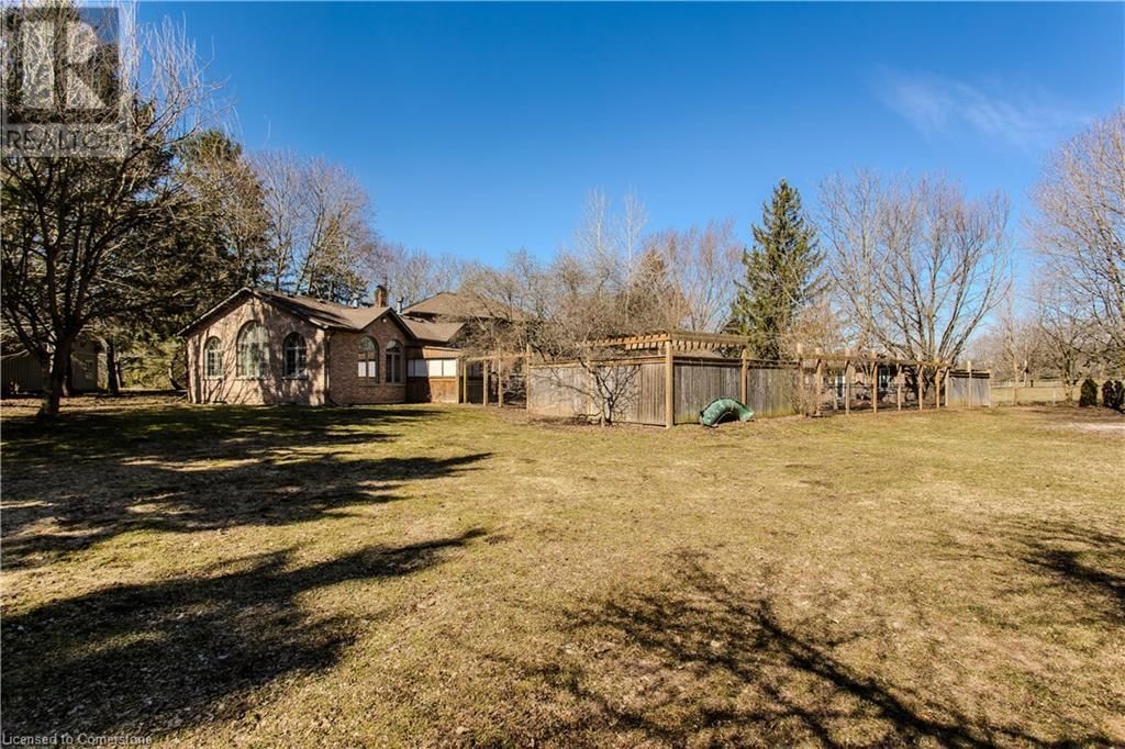 10 KARENDALE CRESCENT Image 13