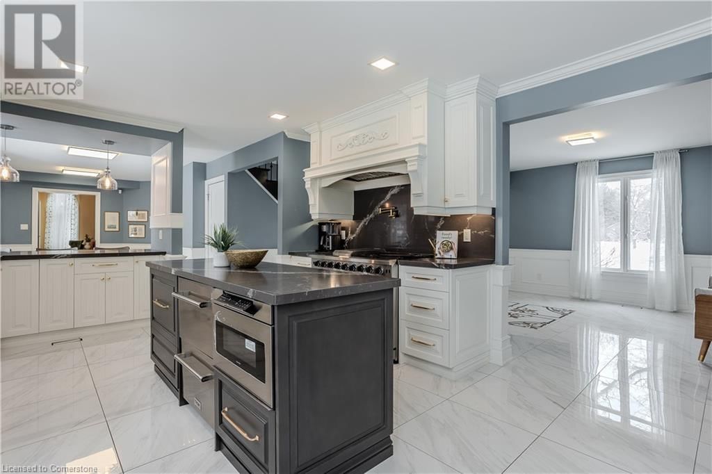 10 KARENDALE CRESCENT Image 18