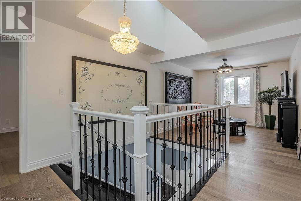 10 KARENDALE CRESCENT Image 32