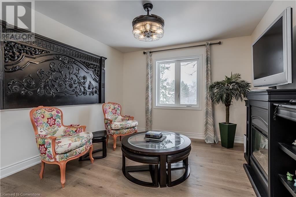 10 KARENDALE CRESCENT Image 33