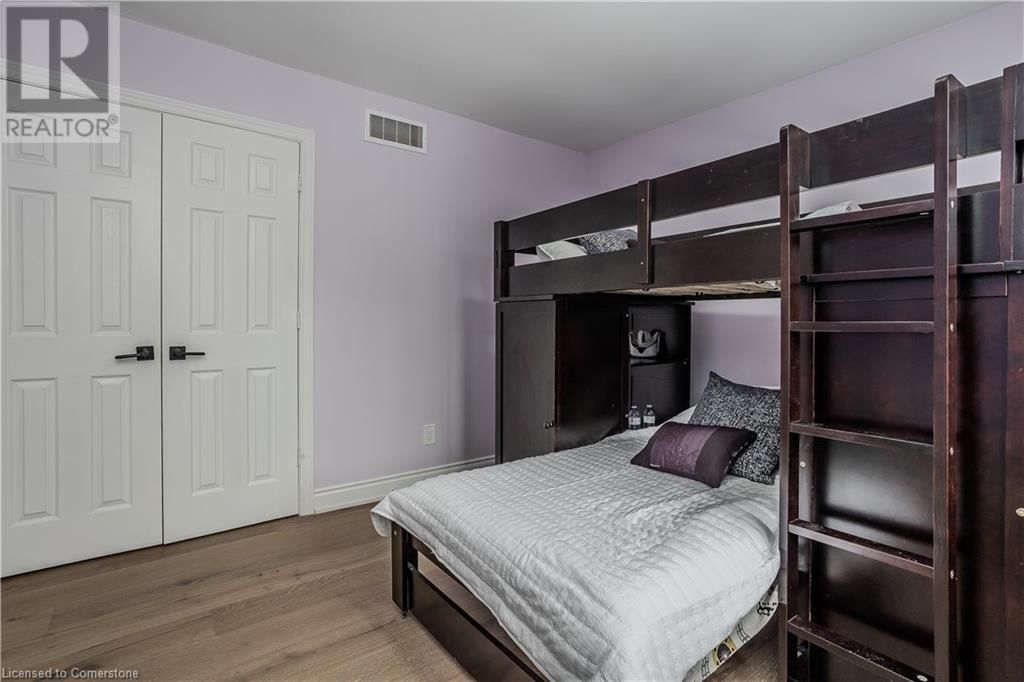 10 KARENDALE CRESCENT Image 37