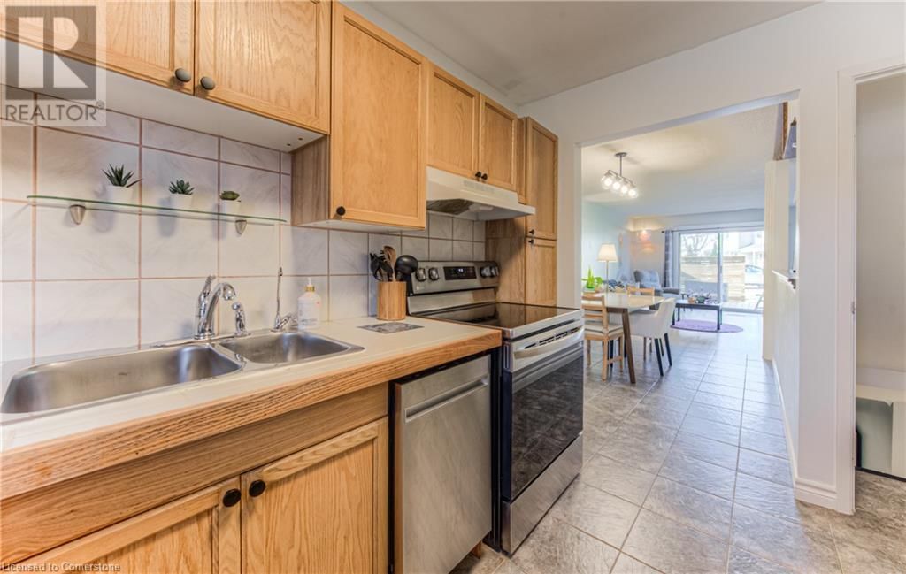 D - 651 ALBERT STREET Image 11