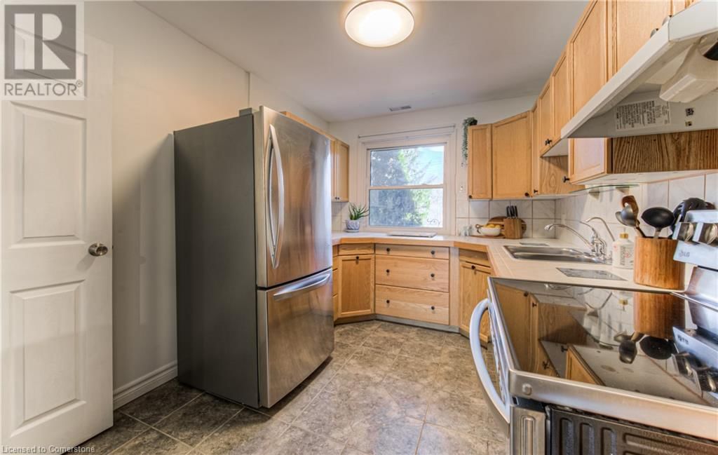 D - 651 ALBERT STREET Image 12