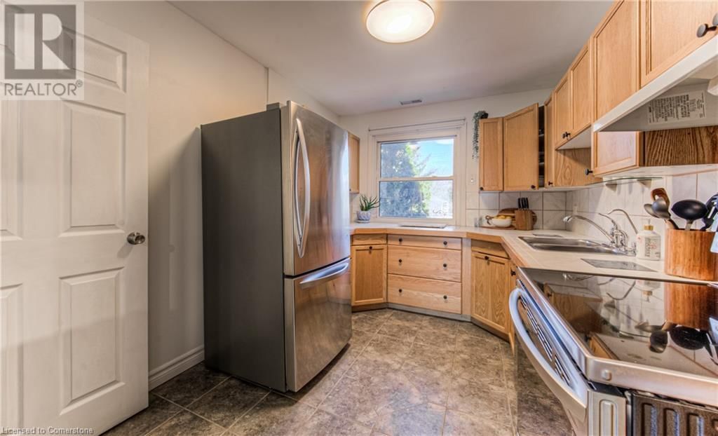 D - 651 ALBERT STREET Image 6