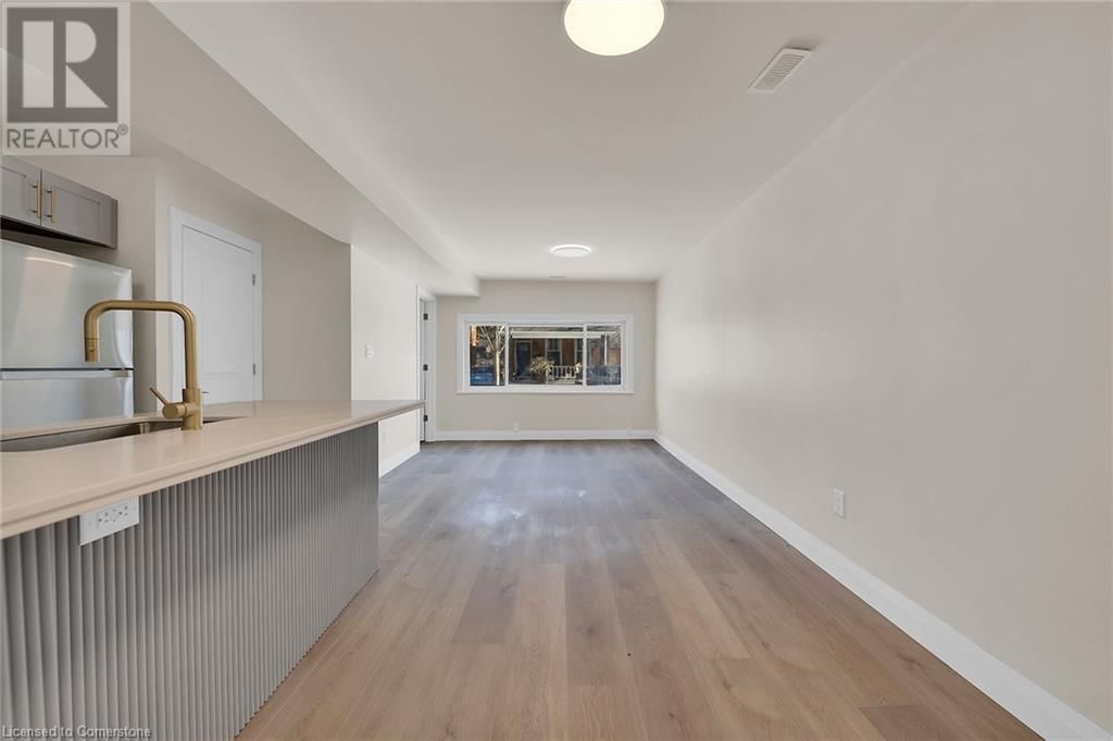 92 PEARL STREET SOUTH Image 21