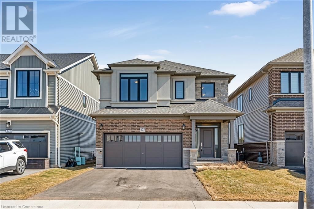 127 STARFIRE CRESCENT Image 1
