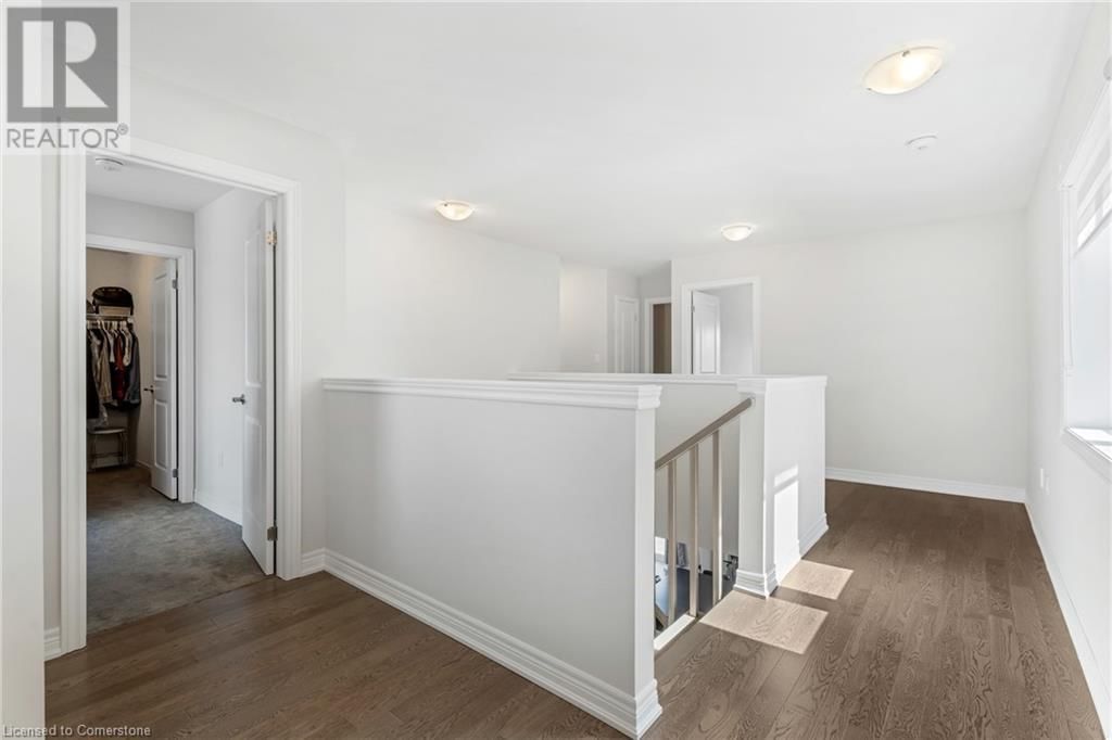 127 STARFIRE CRESCENT Image 21