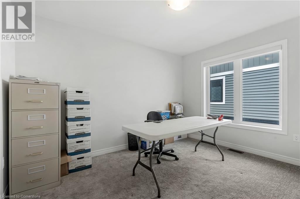 127 STARFIRE CRESCENT Image 28
