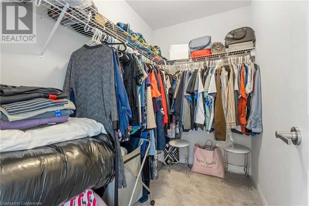 127 STARFIRE CRESCENT Image 34