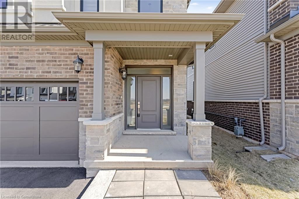 127 STARFIRE CRESCENT Image 5