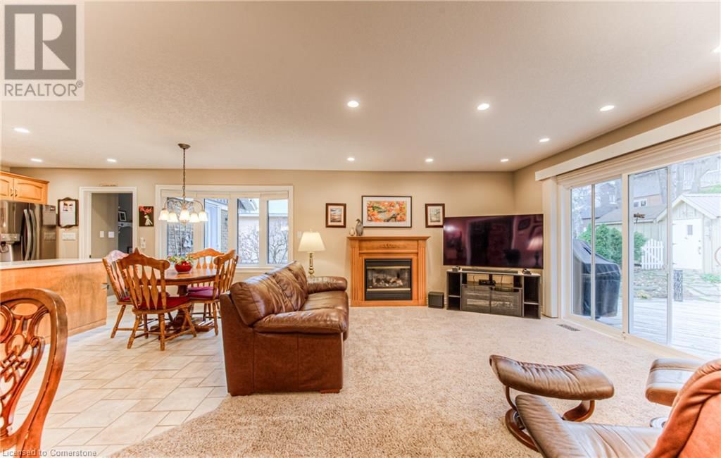 173 RIPPLEWOOD CRESCENT Image 12