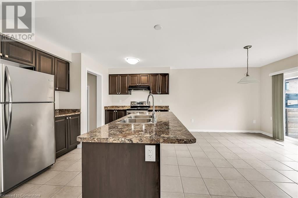 36 SUMAC DRIVE Image 12