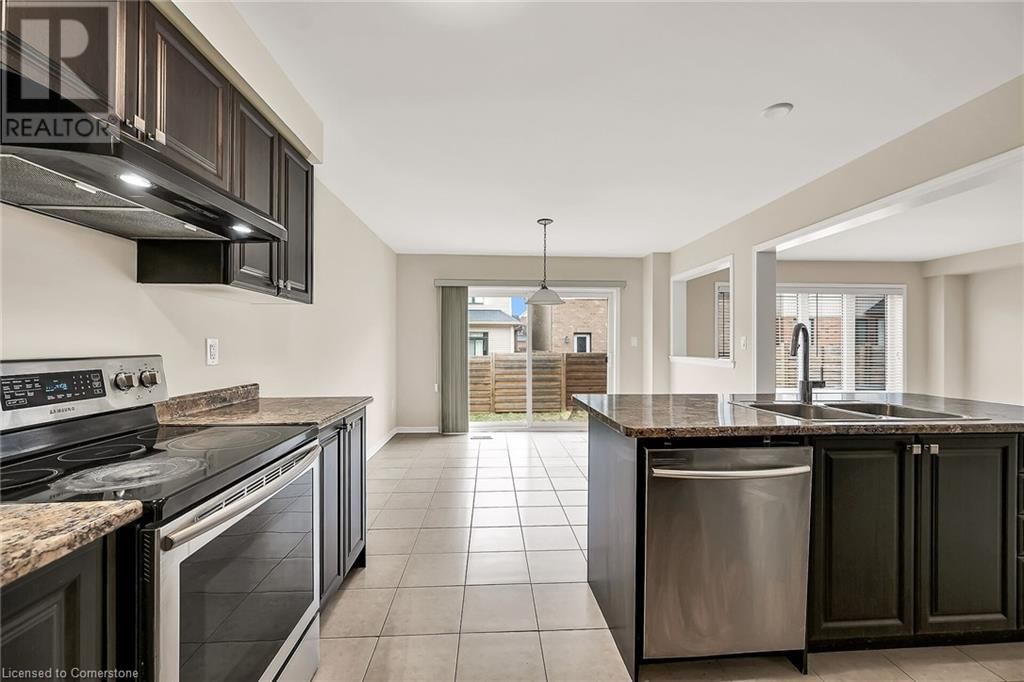 36 SUMAC DRIVE Image 16