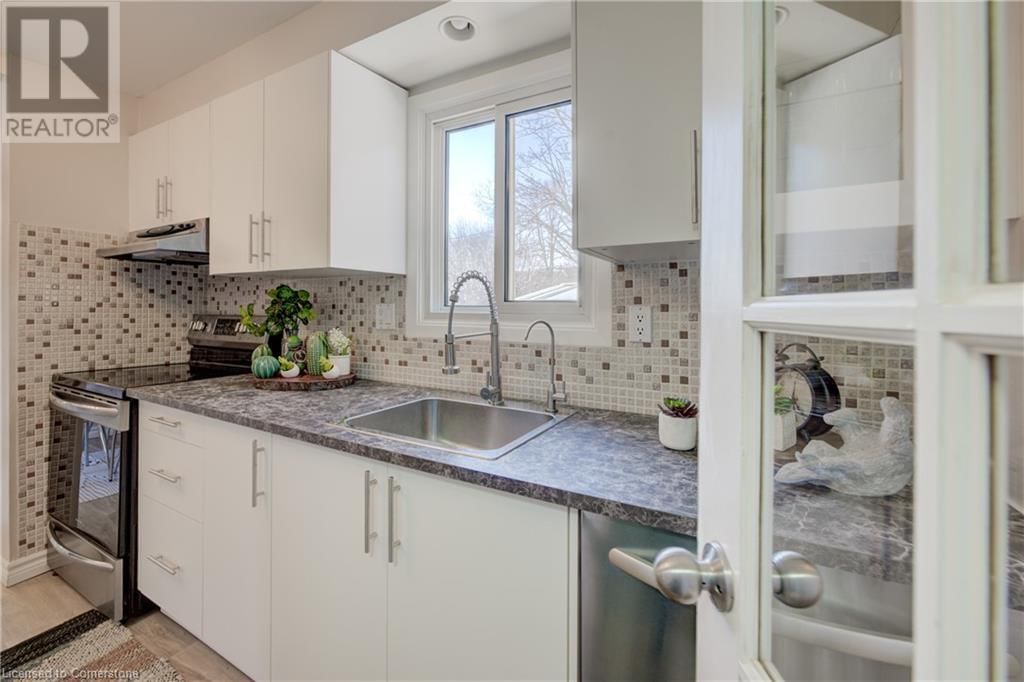29 - 165 GREEN VALLEY DRIVE Image 15