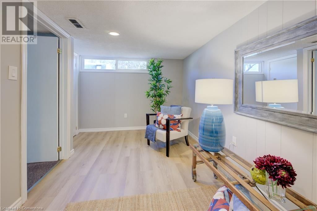 29 - 165 GREEN VALLEY DRIVE Image 32