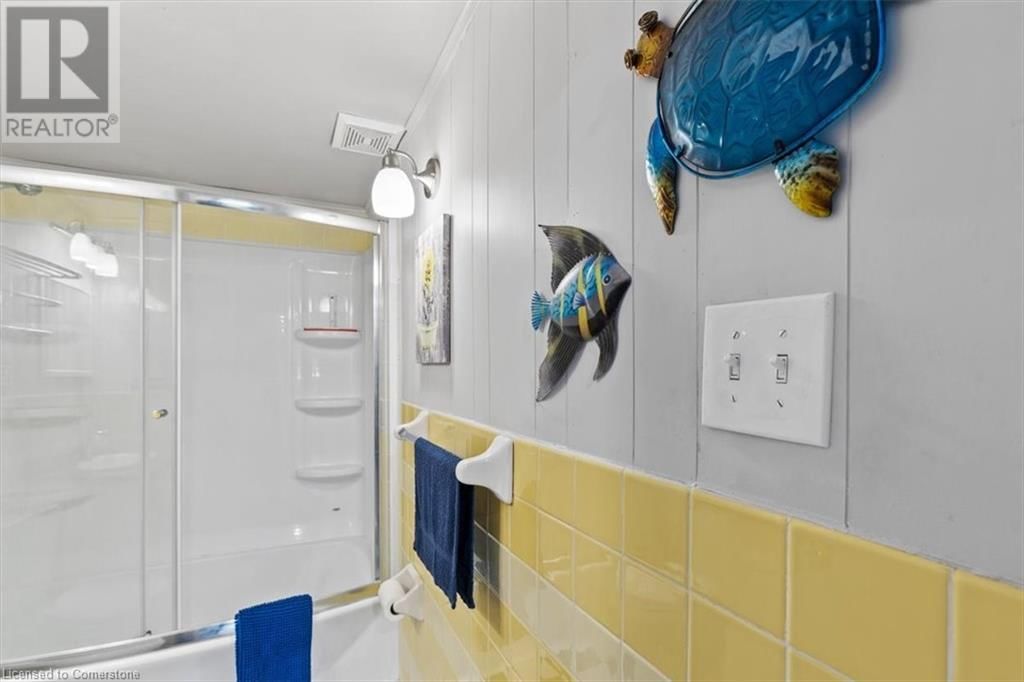 38 MACPHERSON CRESCENT Image 15