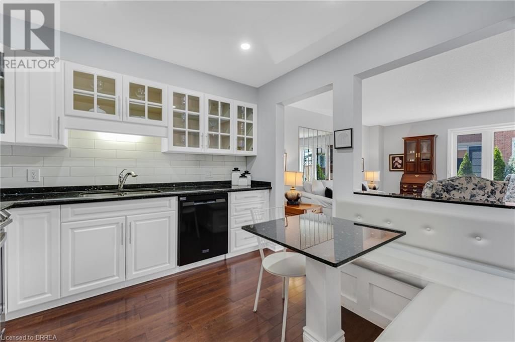 13 - 5150 DORCHESTER ROAD Image 8