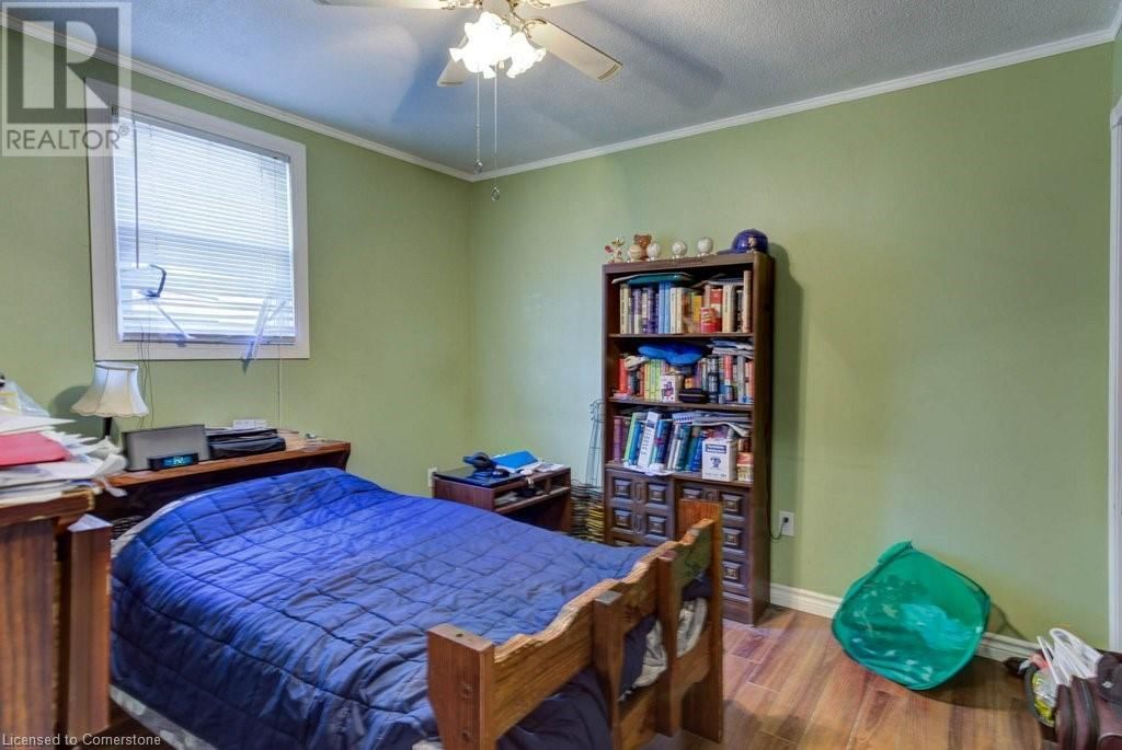 410 QUEEN STREET SOUTH Image 15