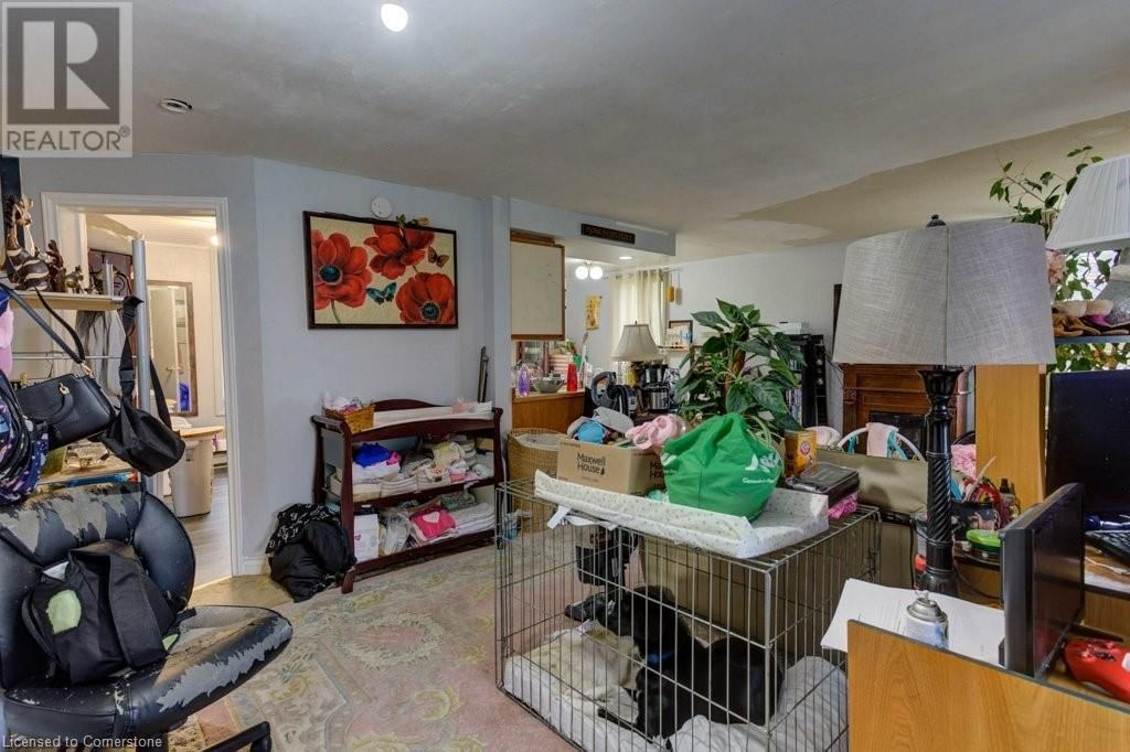 410 QUEEN STREET SOUTH Image 19