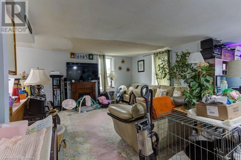 410 QUEEN STREET SOUTH Image 22
