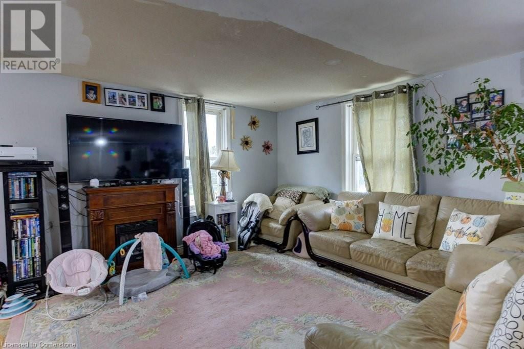 410 QUEEN STREET SOUTH Image 23