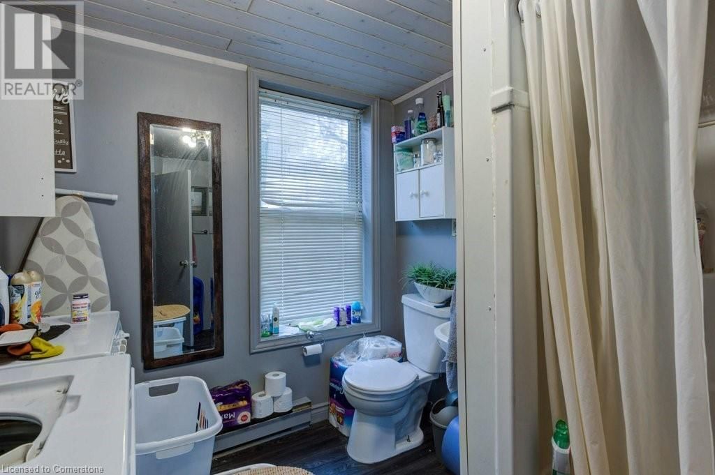 410 QUEEN STREET SOUTH Image 27