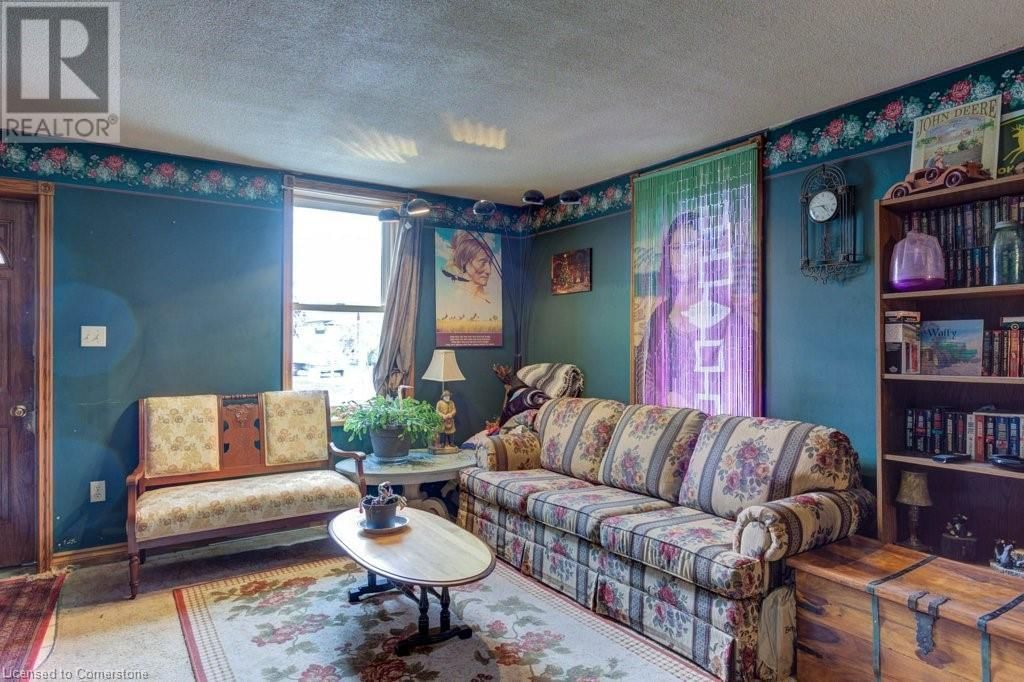 410 QUEEN STREET SOUTH Image 31
