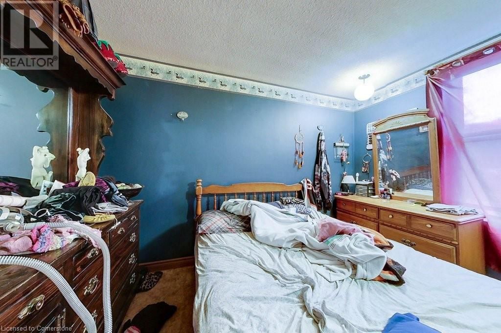 410 QUEEN STREET SOUTH Image 37