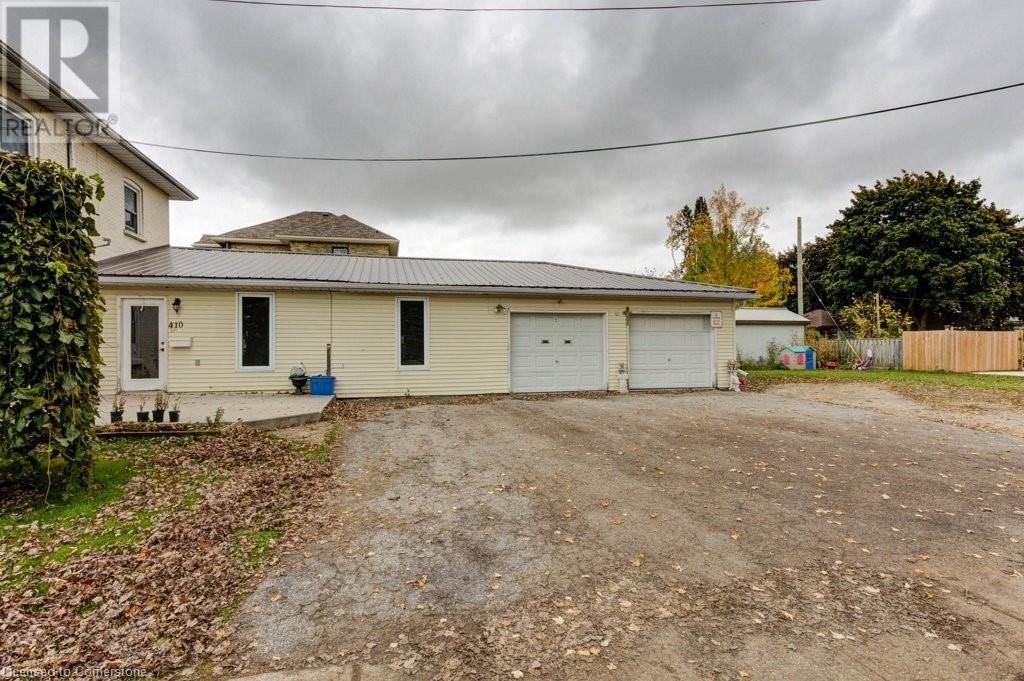 410 QUEEN STREET SOUTH Image 39