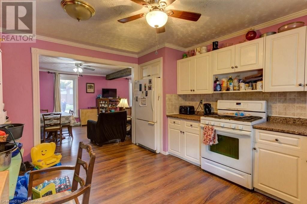 410 QUEEN STREET SOUTH Image 9