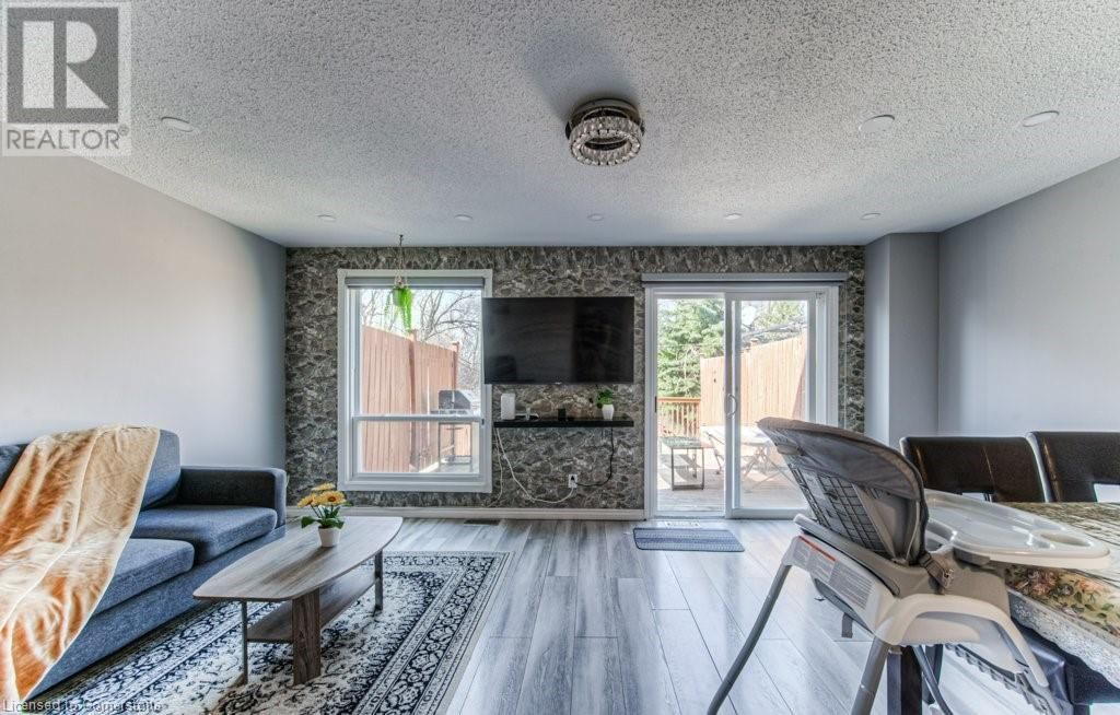 92 HIGHLAND CRESCENT Image 5