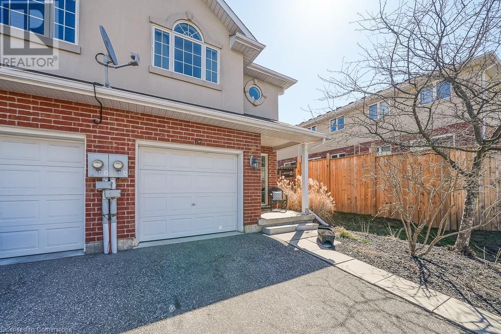 67 - 20 MCCONKEY CRESCENT Image 2