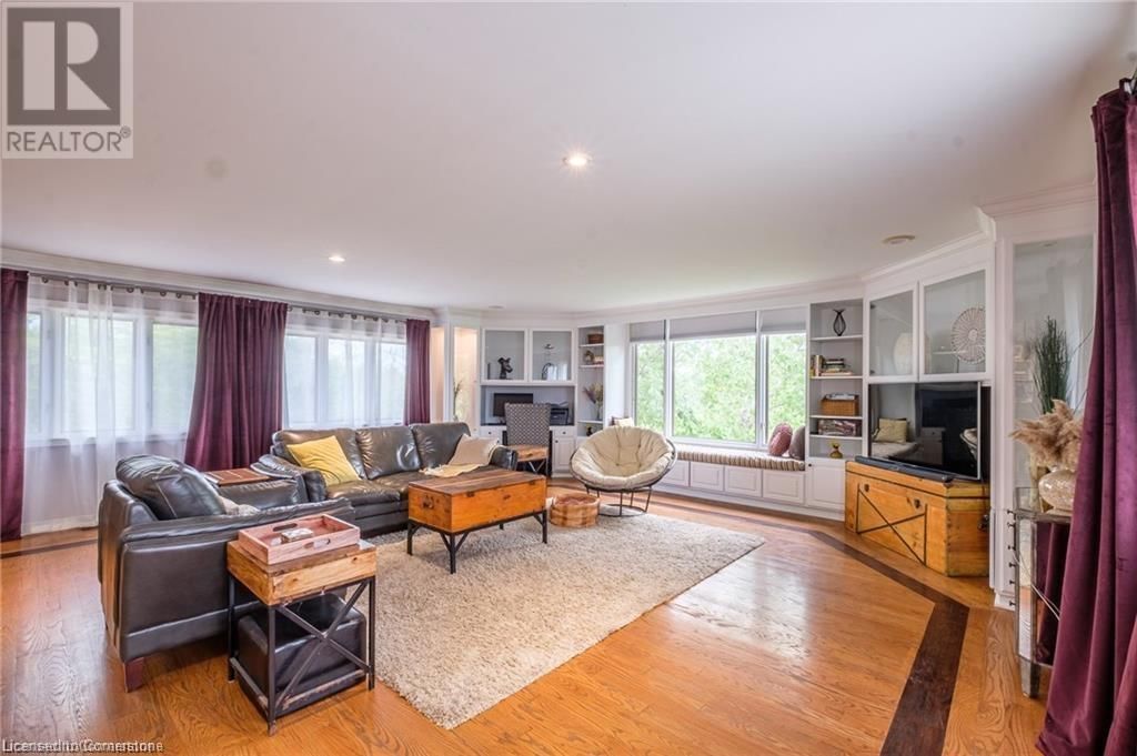 6696 CANBOROUGH ROAD Image 9