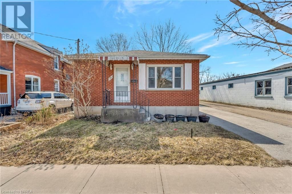 190 GRAND RIVER AVENUE Image 1