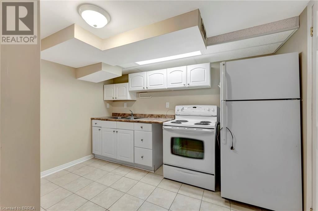 190 GRAND RIVER AVENUE Image 15