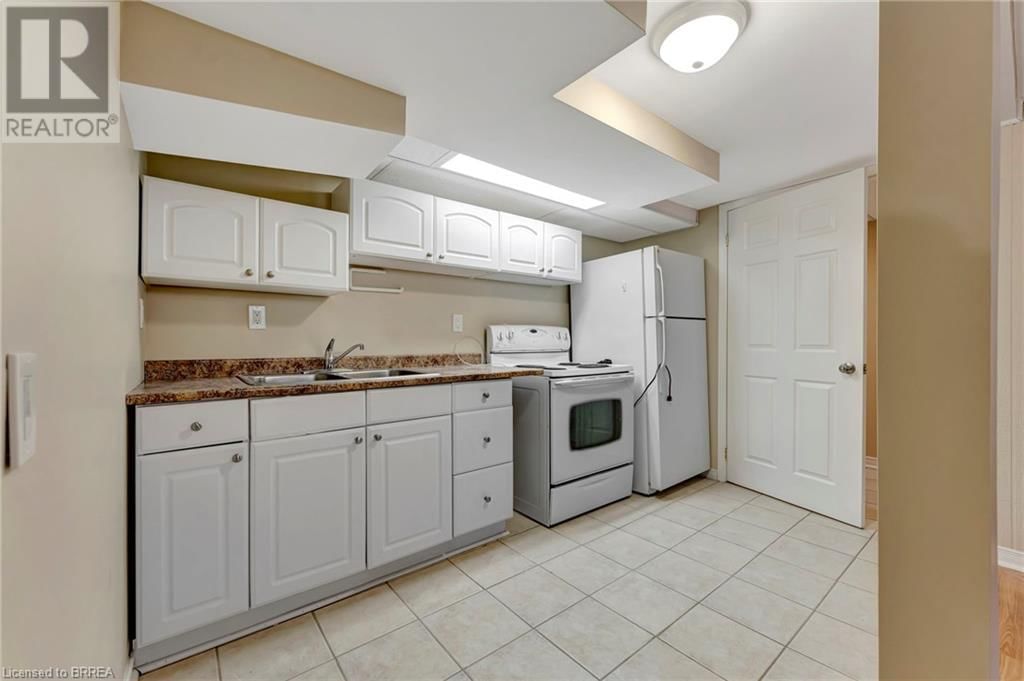 190 GRAND RIVER AVENUE Image 16