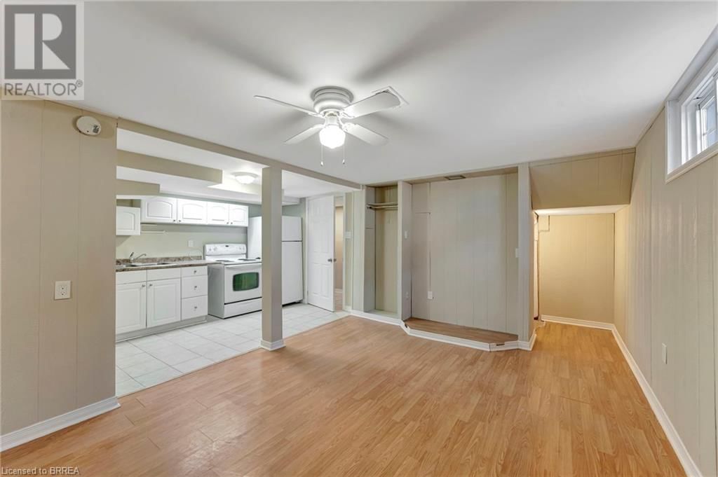 190 GRAND RIVER AVENUE Image 17