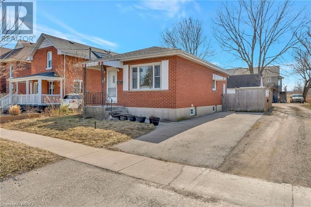 190 GRAND RIVER AVENUE Image 2