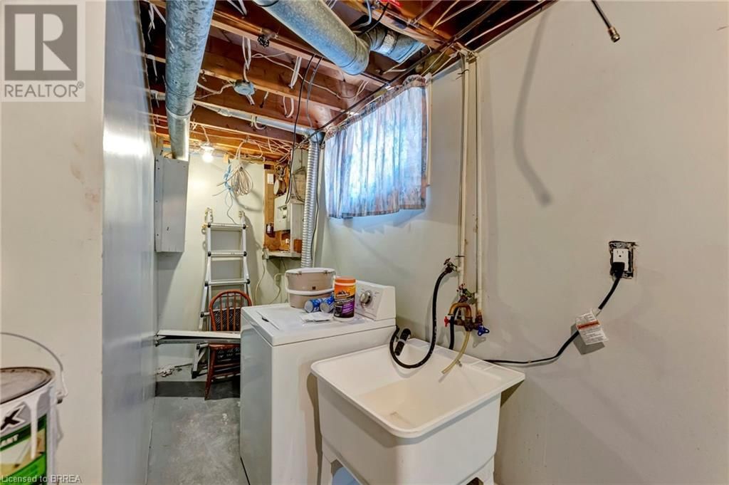 190 GRAND RIVER AVENUE Image 22