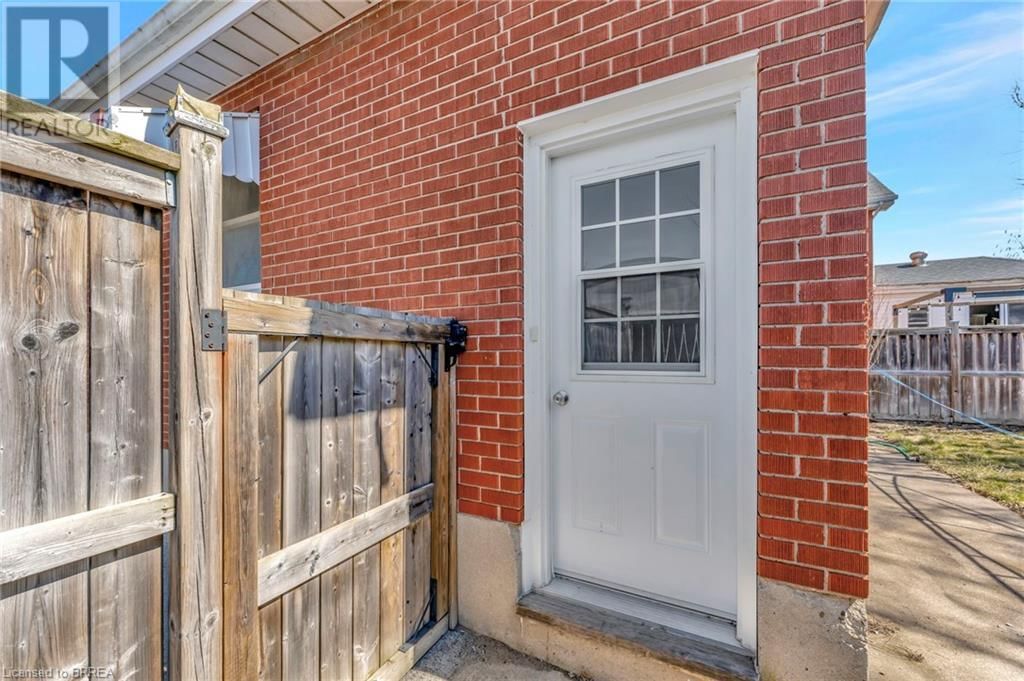 190 GRAND RIVER AVENUE Image 23