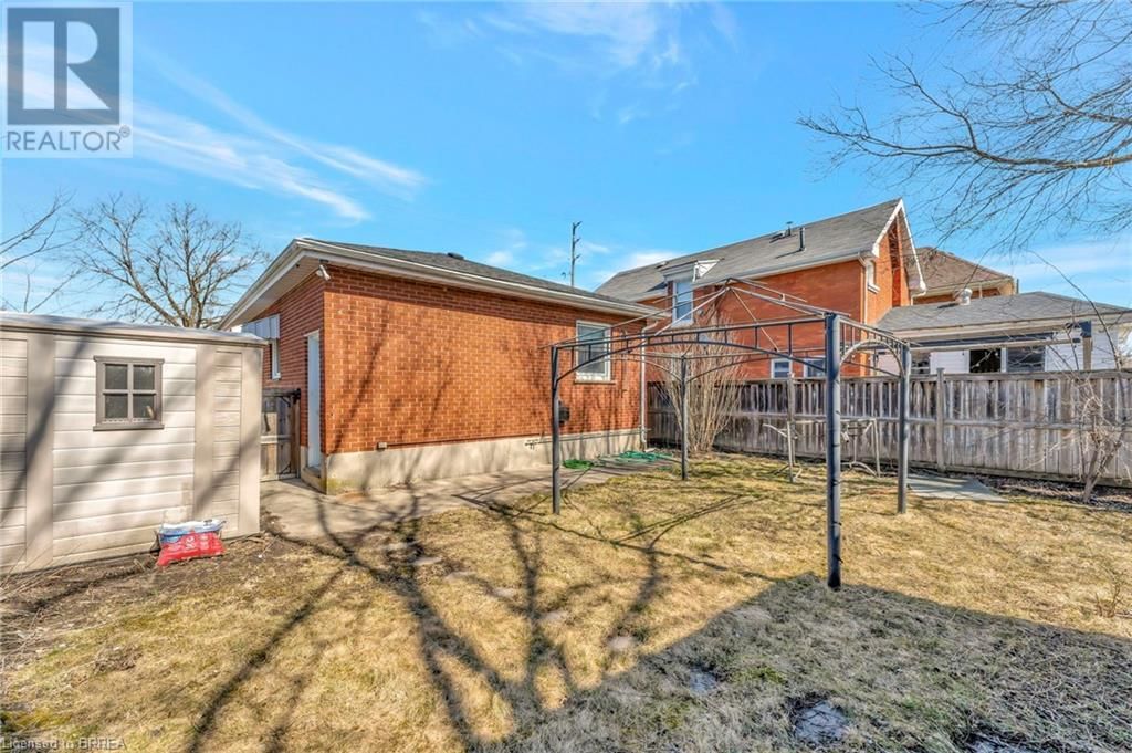 190 GRAND RIVER AVENUE Image 24