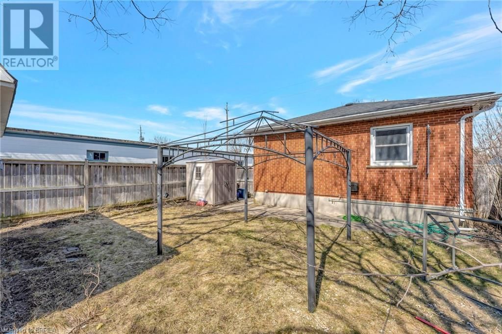 190 GRAND RIVER AVENUE Image 25