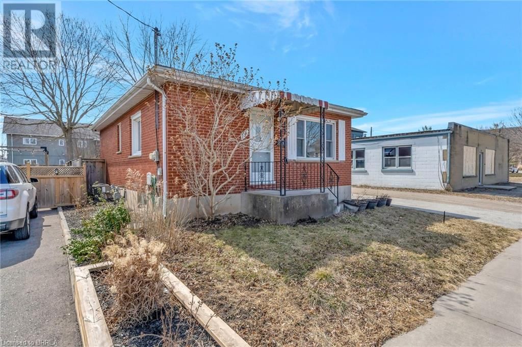 190 GRAND RIVER AVENUE Image 3