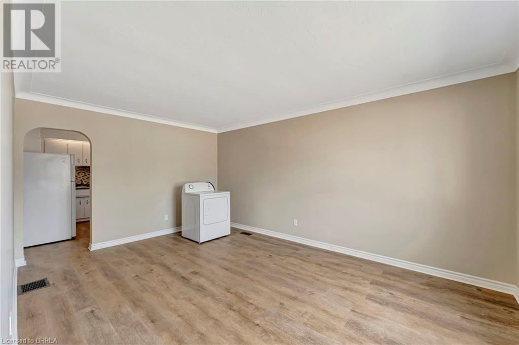 190 GRAND RIVER AVENUE Image 5